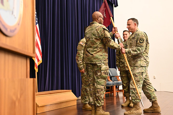 News: USARIEM Welcomes New Headquarters and Headquarters Detachment Commander